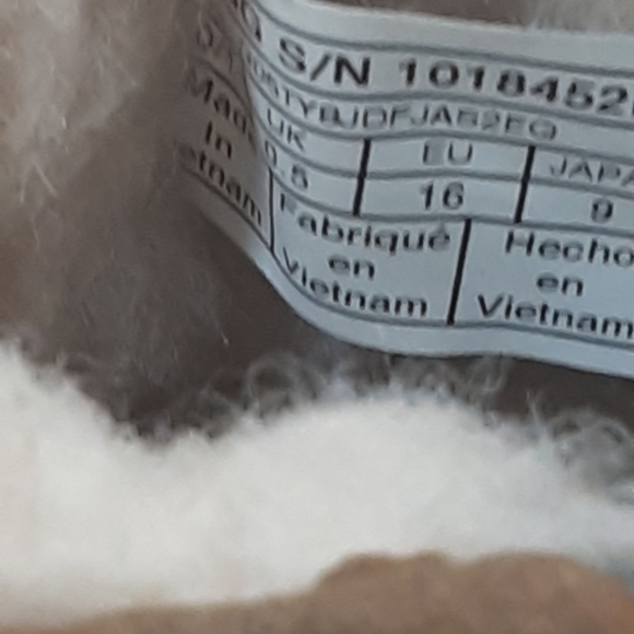 Infant UGG Booties - Picture 10 of 10